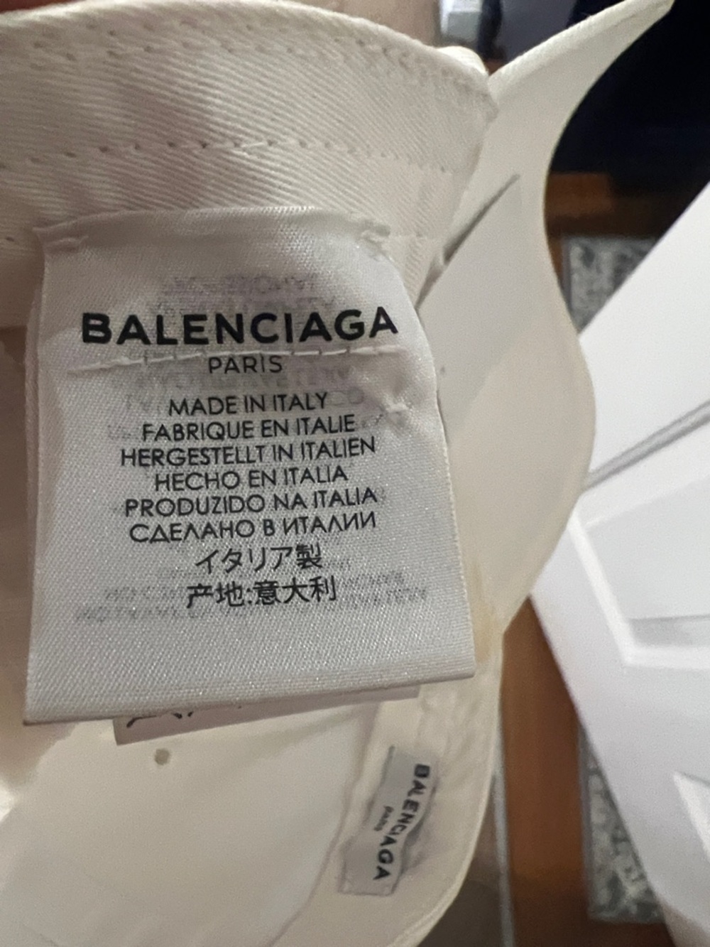 Balenciaga White Cap with Black Logo - Picture 3 of 9